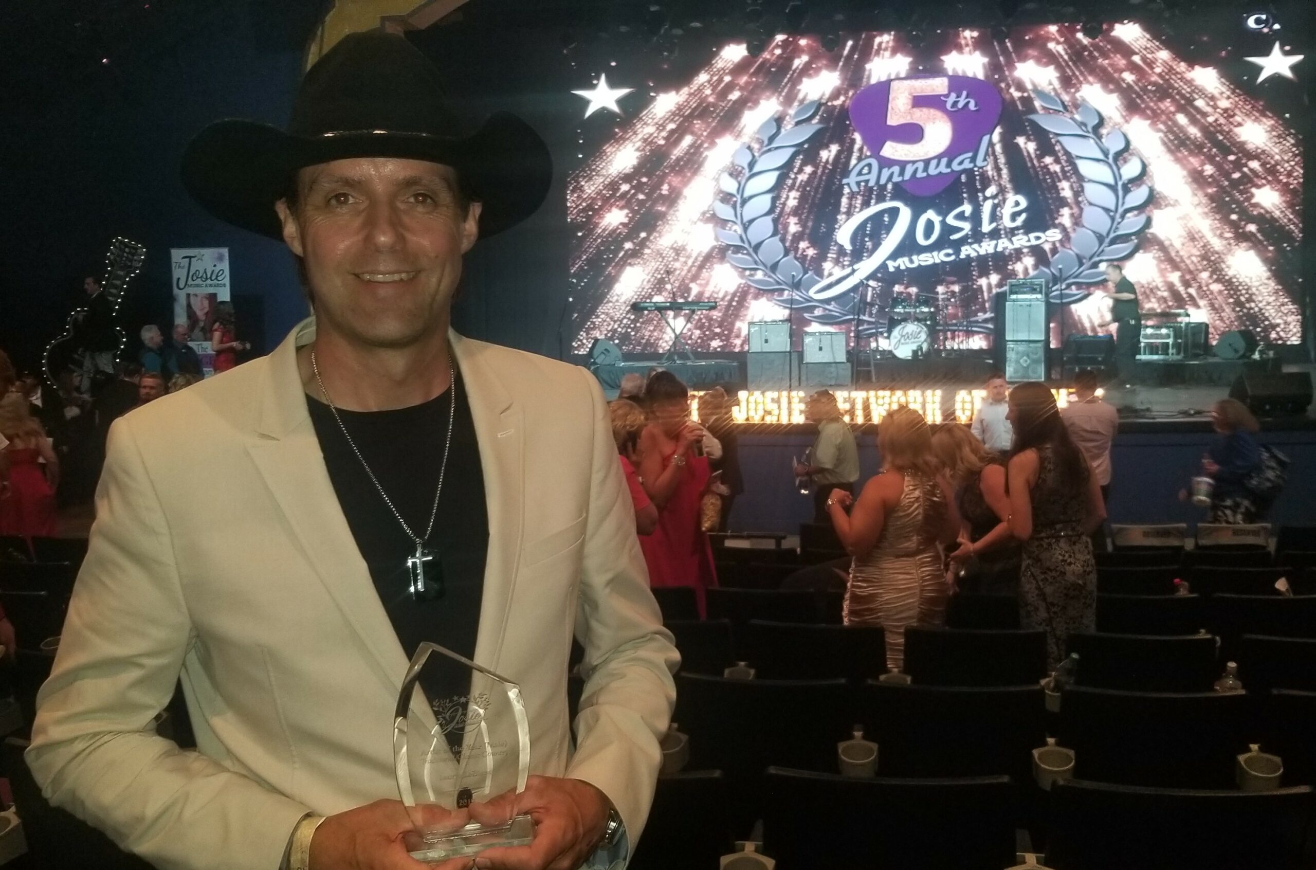 Laurie LeBlanc "Male Country Artist of the Year" au Josie Music Awards au Tennessee